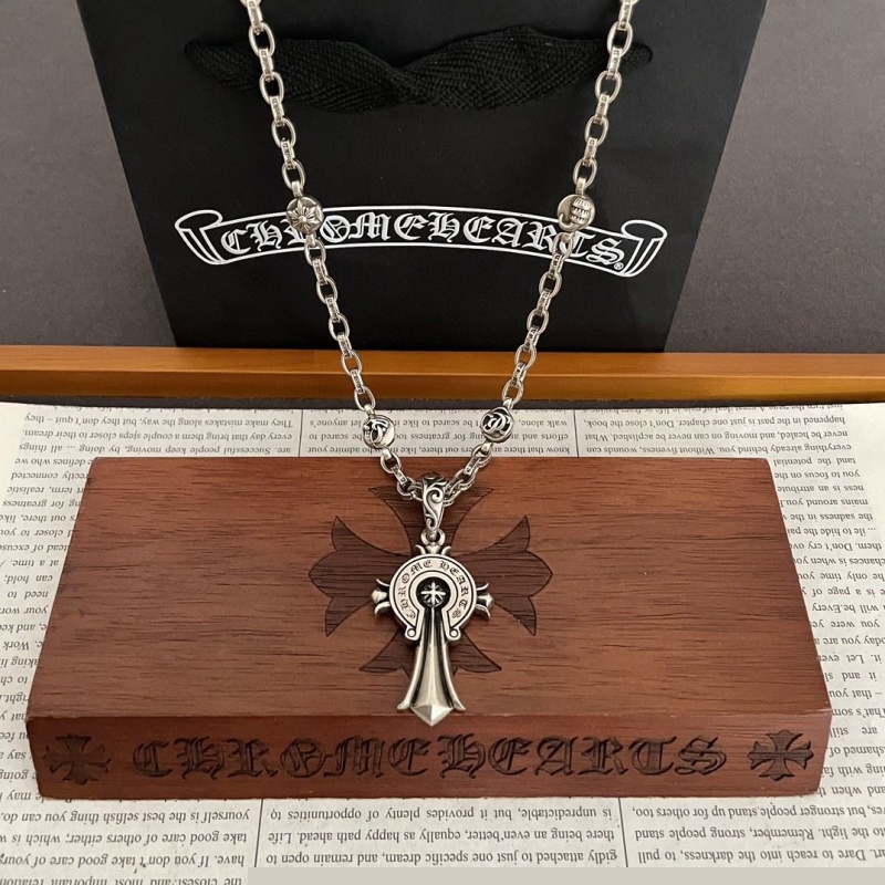 Ch**me He**ts necklaces